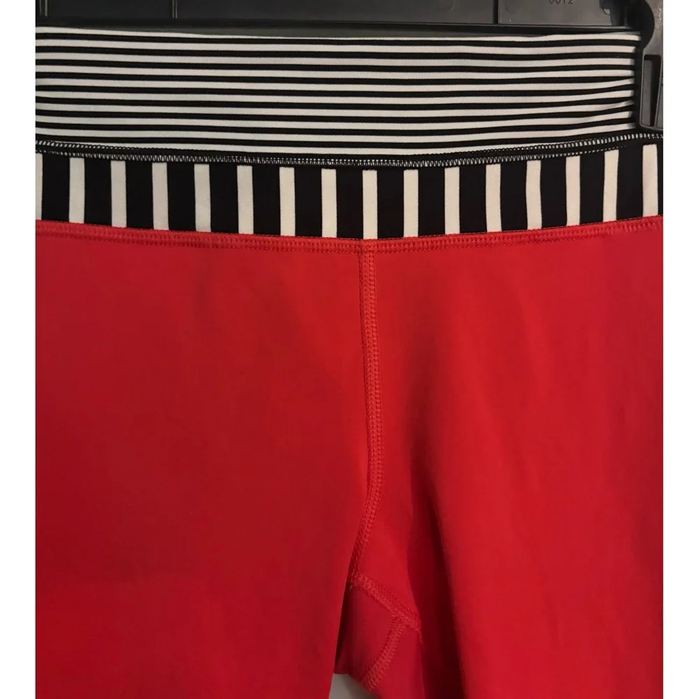 lululemon Womens Sz 6 Red Black White Stripe Capri Legging Athleisure Yoga Gym
